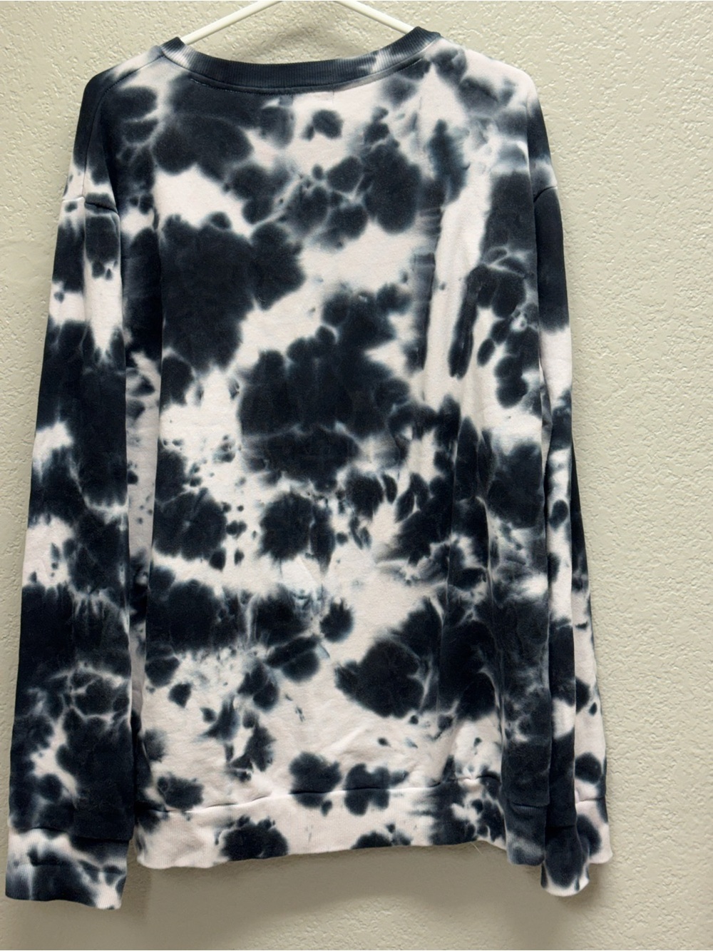 True Religion mens Black & White Tie-Dye Crewneck Sweatshirt pit 26” L 30” - Picture 2 of 9